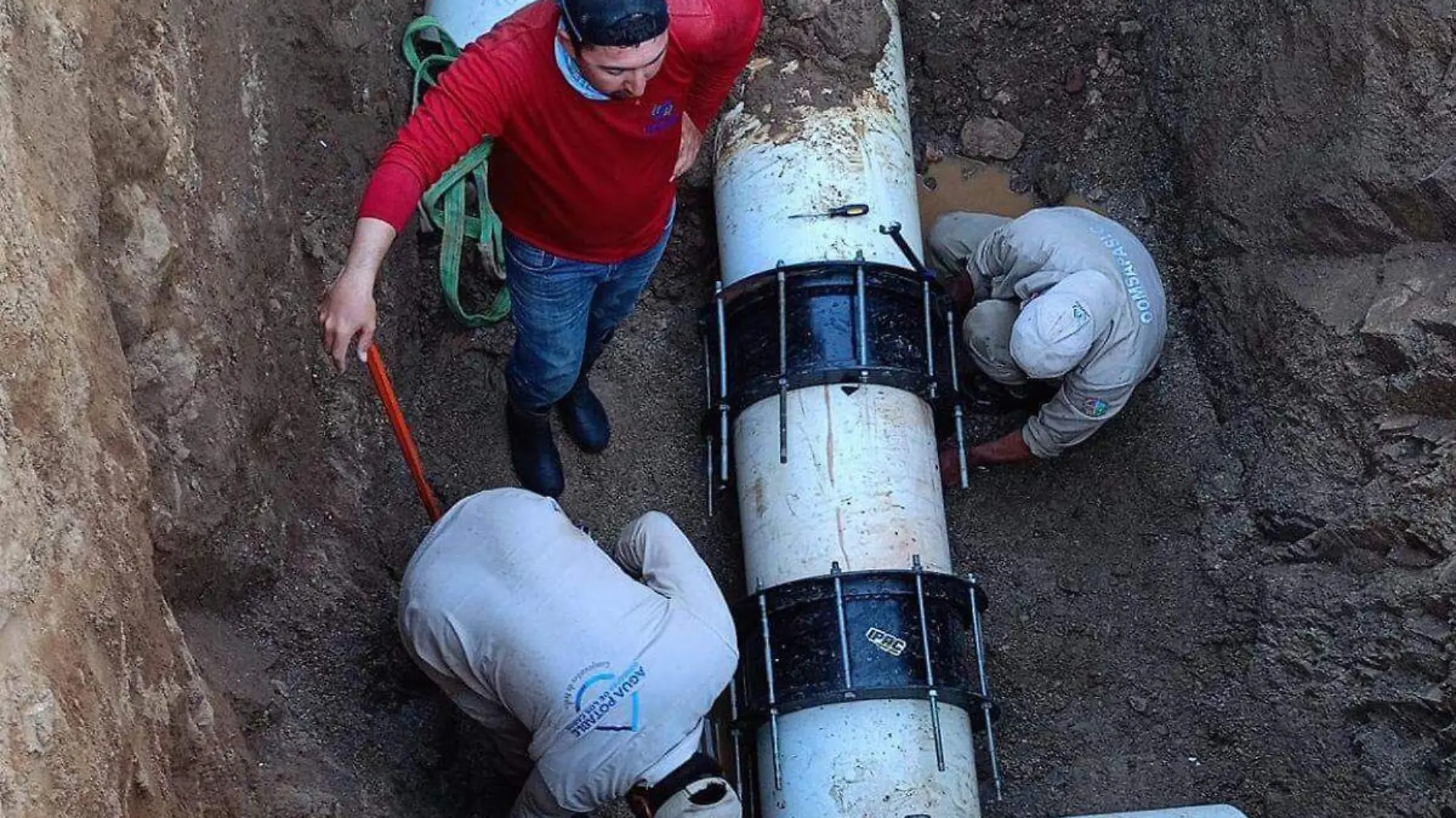 Reparan fuga de agua en Cabo San Lucas